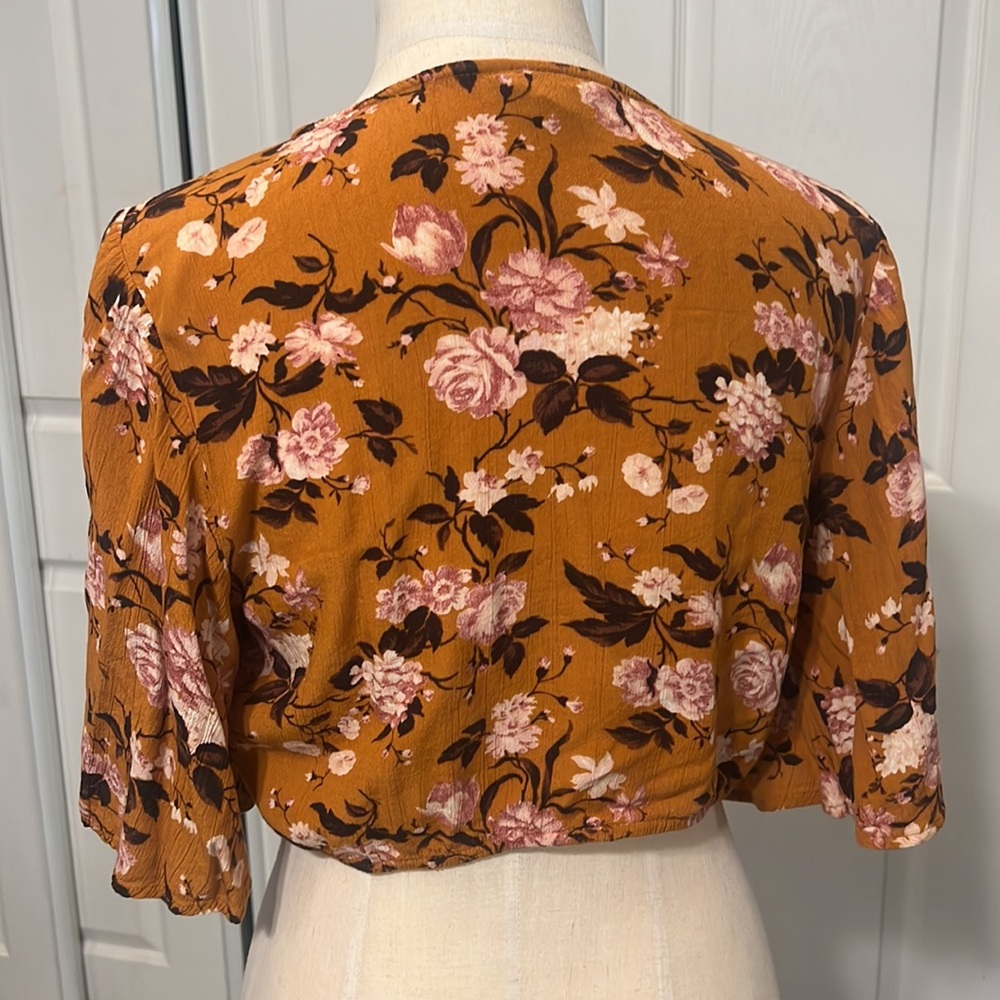 Crop Top - Picture 5 of 5